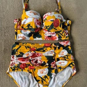 Torrid Yellow Floral 2 piece Bikini high waist set 1x/2x ♥️